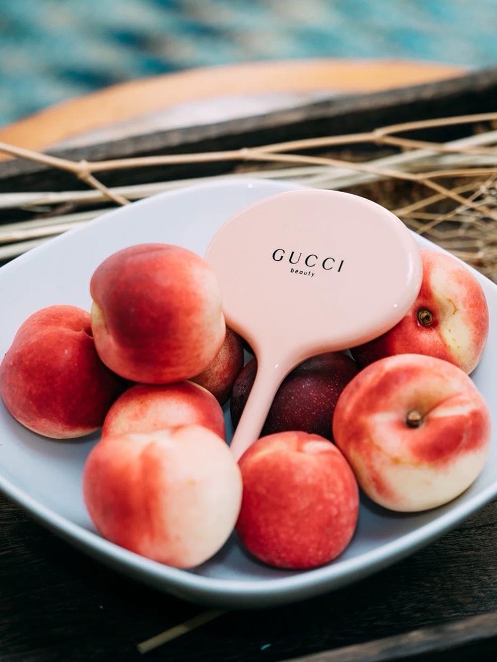 Gucci beauty handheld makeup mirror with pouch - Picture 7 of 7